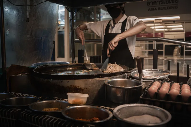 Dari Wok ke Wheels: Kisah Para Perantau Indonesia yang Jualan Nasi Goreng Pakai Food Truck di Jalanan Amerika